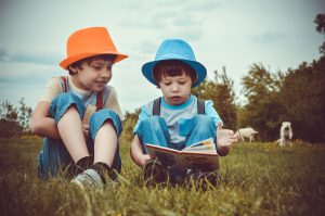 איך קריאת ספרים יכולה לתרום לחינוך ולהעשרת הידע של הילדים?